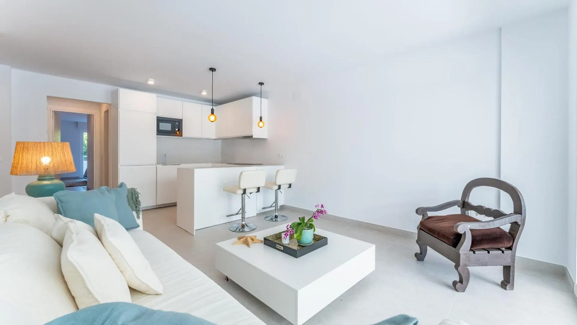 Renovated 2 Bedroom Apartment 5 Min Walk to the Beach Marbellac 0*,  Espagne