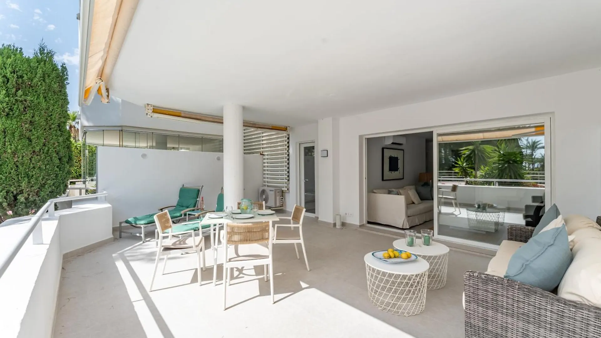 Renovated 2 Bedroom Apartment 5 Min Walk to the Beach Marbellac Espagne